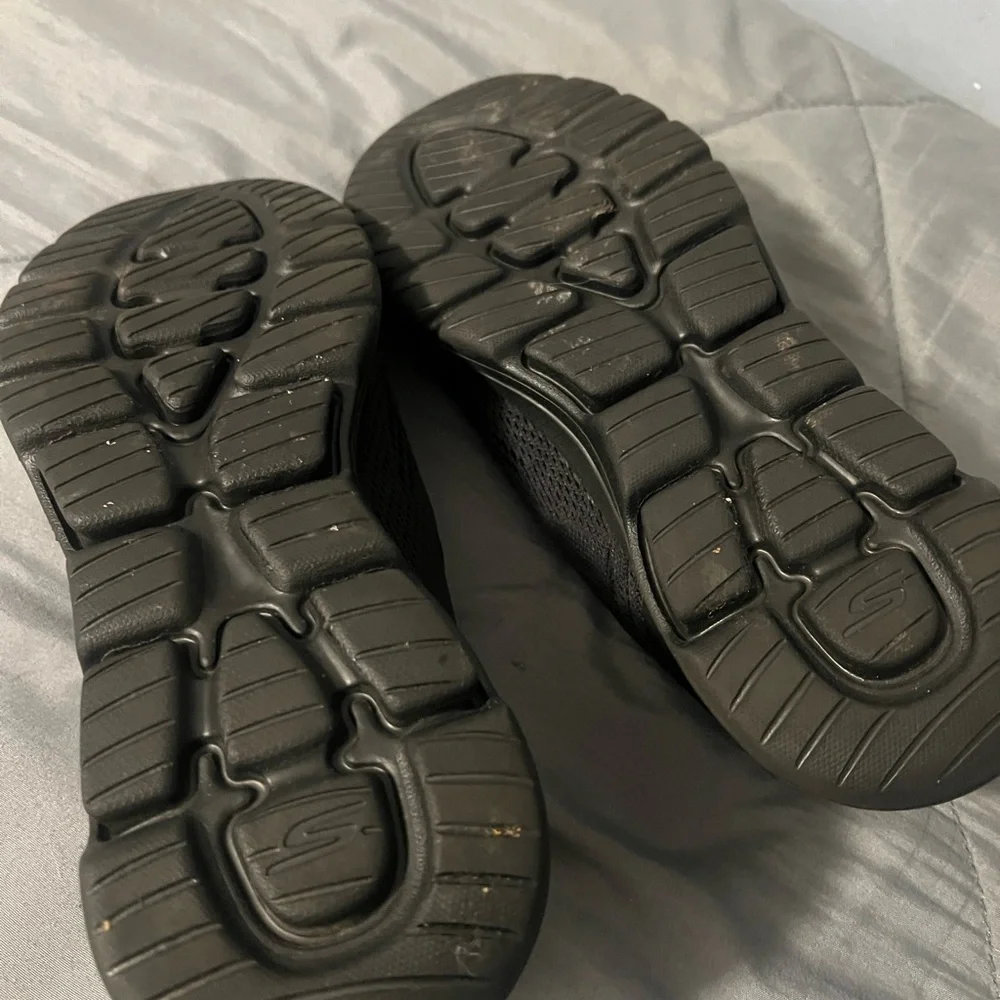 Skechers Black Loafers Sleek Slip-On Comfort - Picture 5 of 6